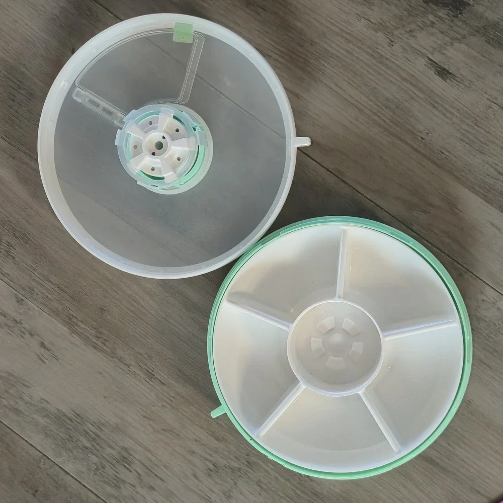 GoBe 5 Compartment Snack Spinner for Kids  Portable Mint Green 11oz Easy Clean
